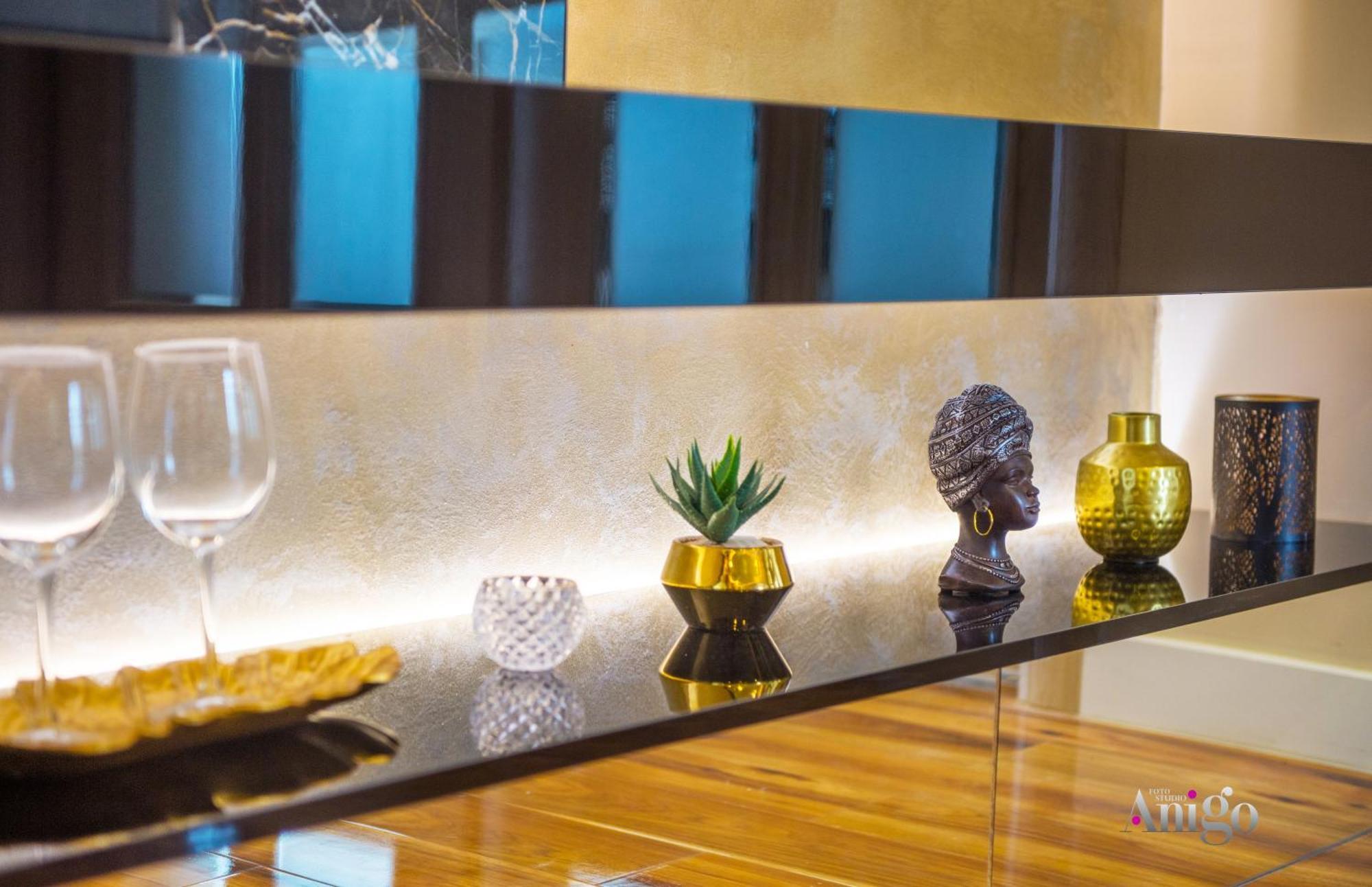 Luxury Apartment Black And Gold Mostar Exterior photo